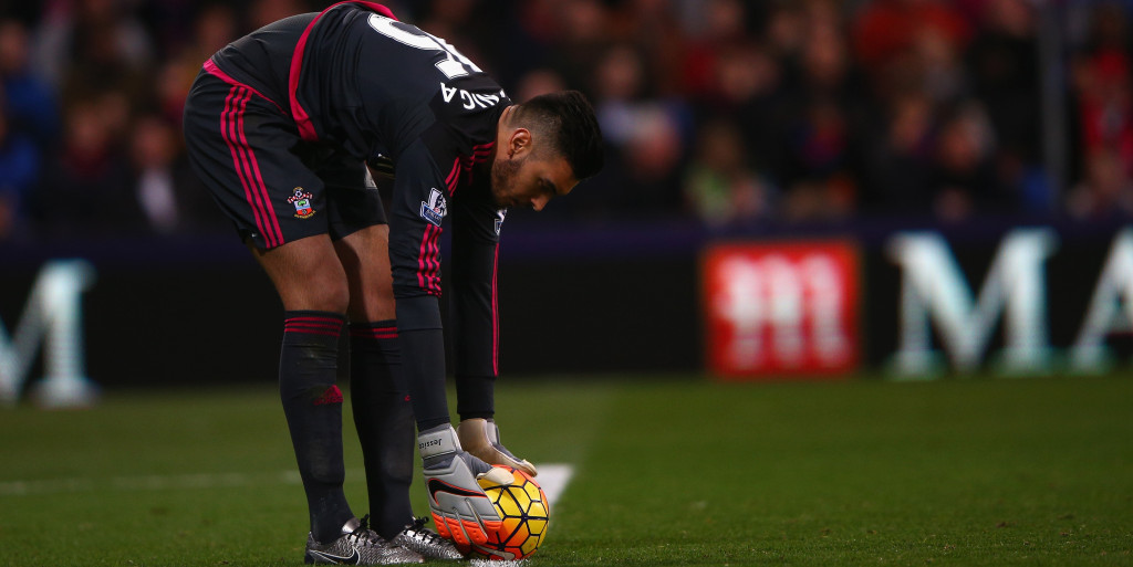 Gazzaniga vs Stekelenburg: Who is the better option?