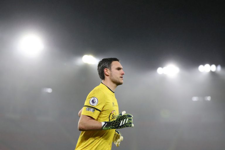 Southampton fans react to reported contract talks with Alex McCarthy