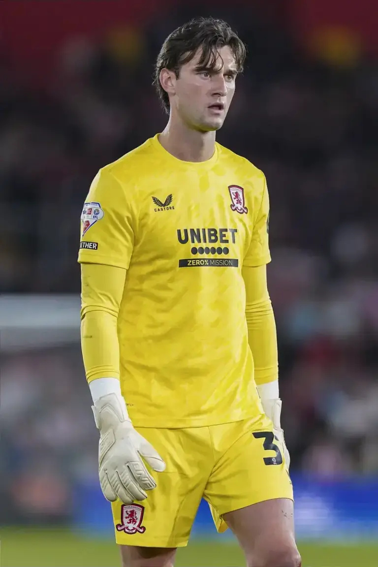Southampton hand Oli Newman professional deal during injury rehab